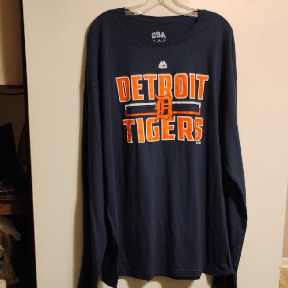 ⚾ Detroit Tigers Long Sleeve Tee – NWT ⚾